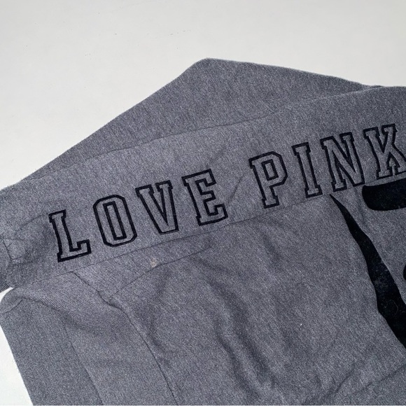 VICTORIA’S SECRET PINK CHARCOAL SWEATSHIRT WITH VELVET LOGO TRENDING 2000s PINK - Picture 3 of 6